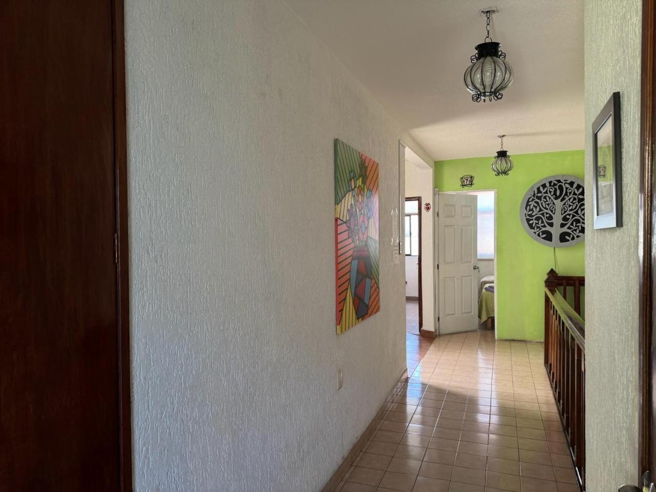 Casona Luciernaga-Casa De Huespedes Guest House Leon Exterior photo