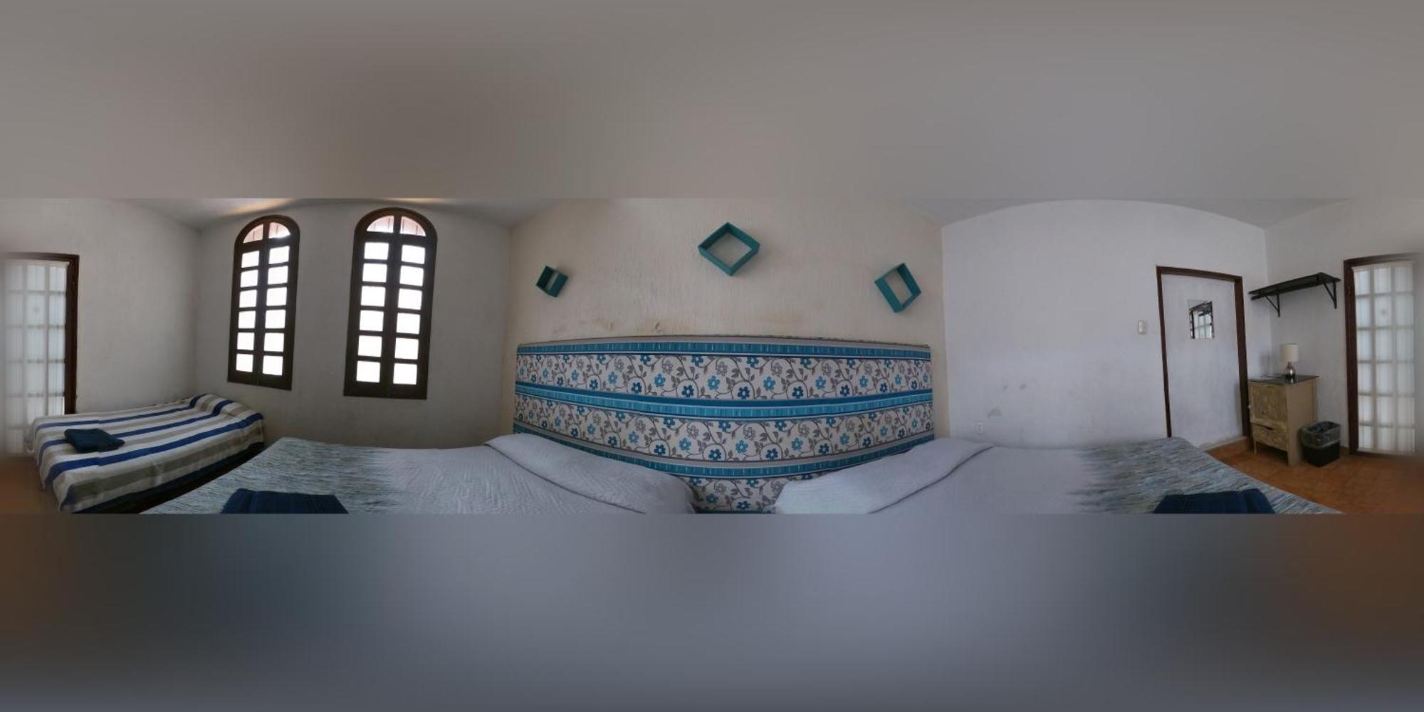 Casona Luciernaga-Casa De Huespedes Guest House Leon Exterior photo