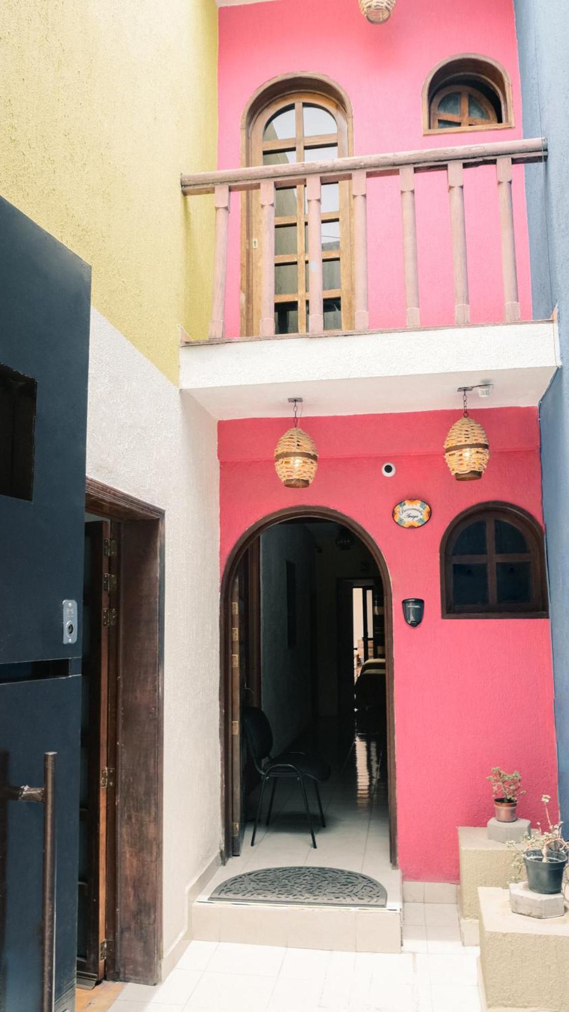 Casona Luciernaga-Casa De Huespedes Guest House Leon Exterior photo
