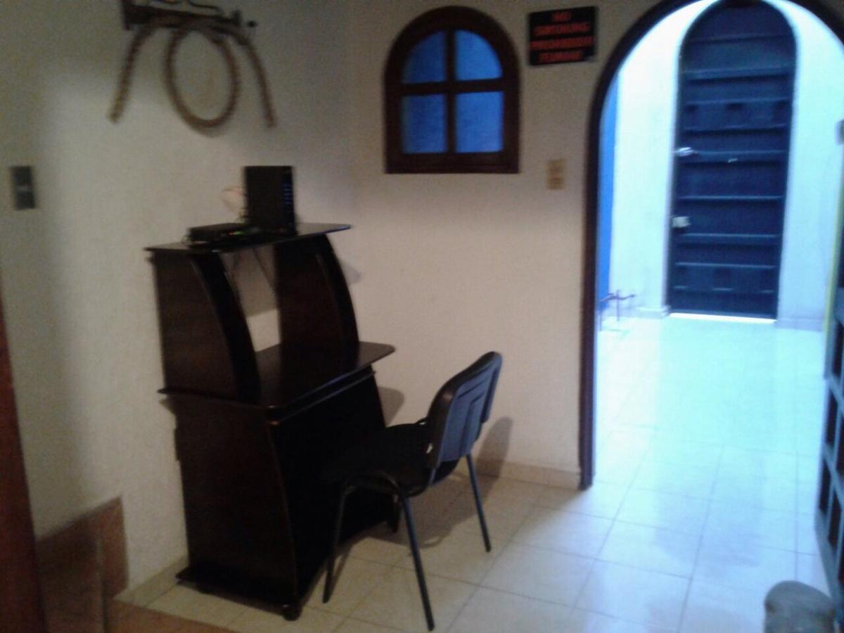 Casona Luciernaga-Casa De Huespedes Guest House Leon Exterior photo