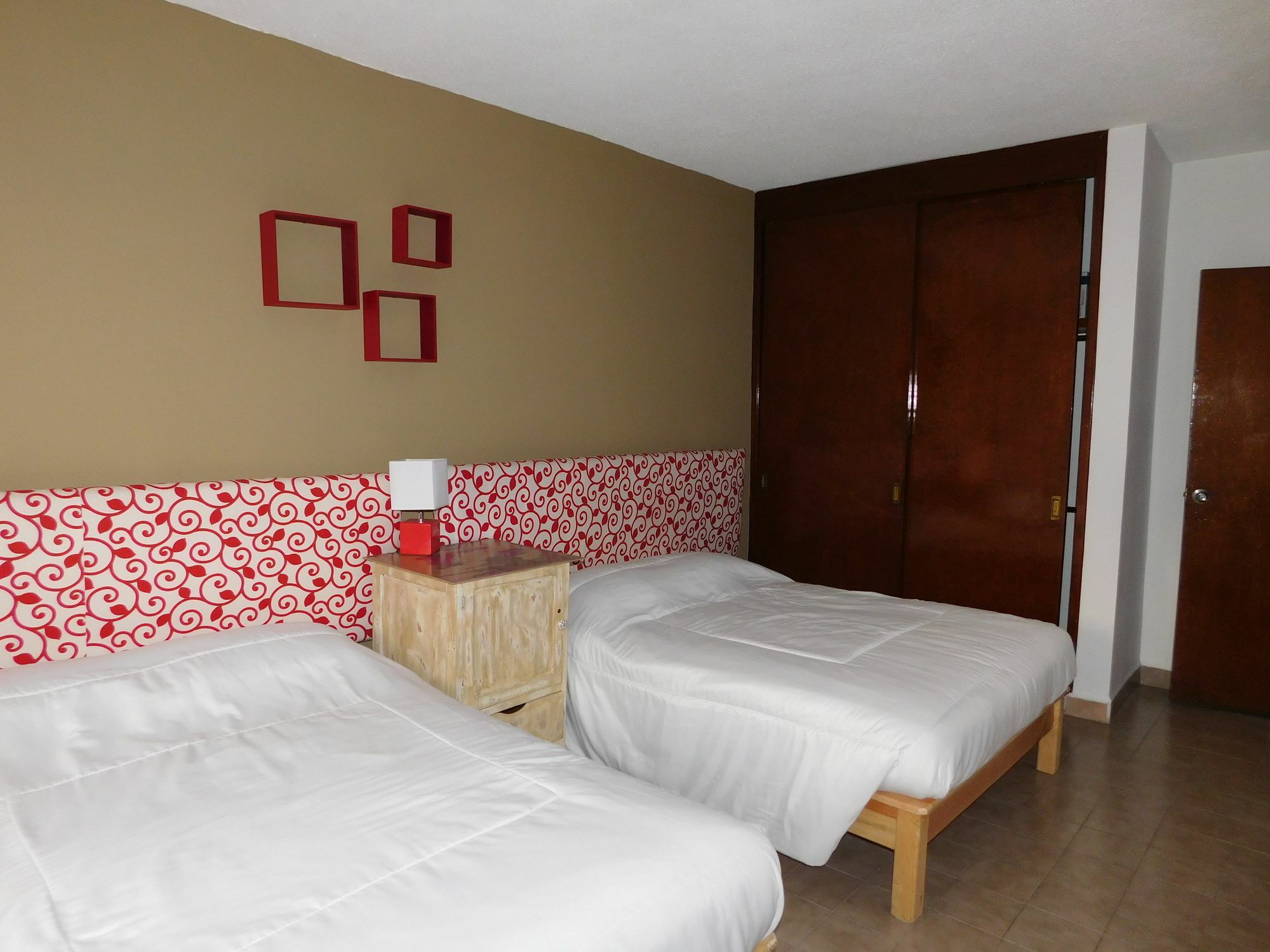 Casona Luciernaga-Casa De Huespedes Guest House Leon Exterior photo