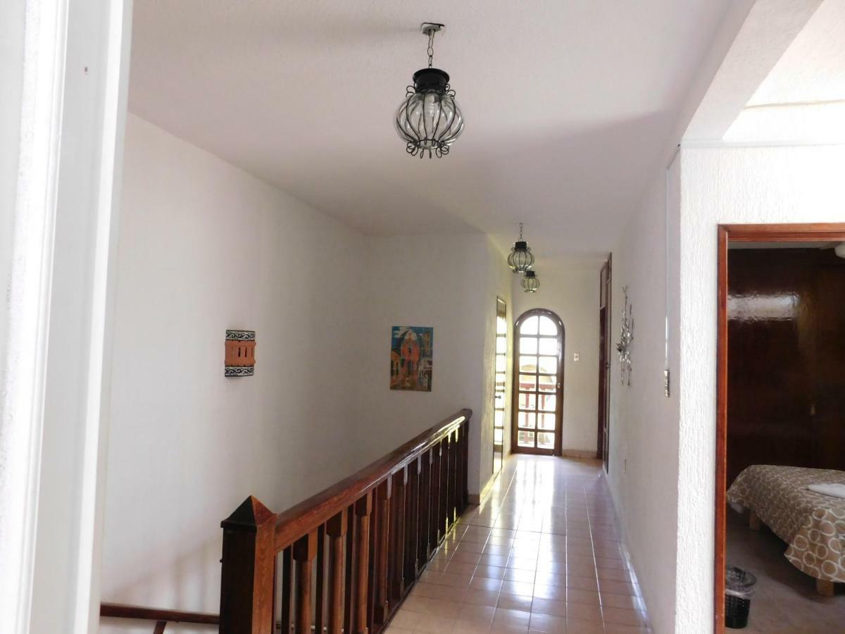Casona Luciernaga-Casa De Huespedes Guest House Leon Exterior photo